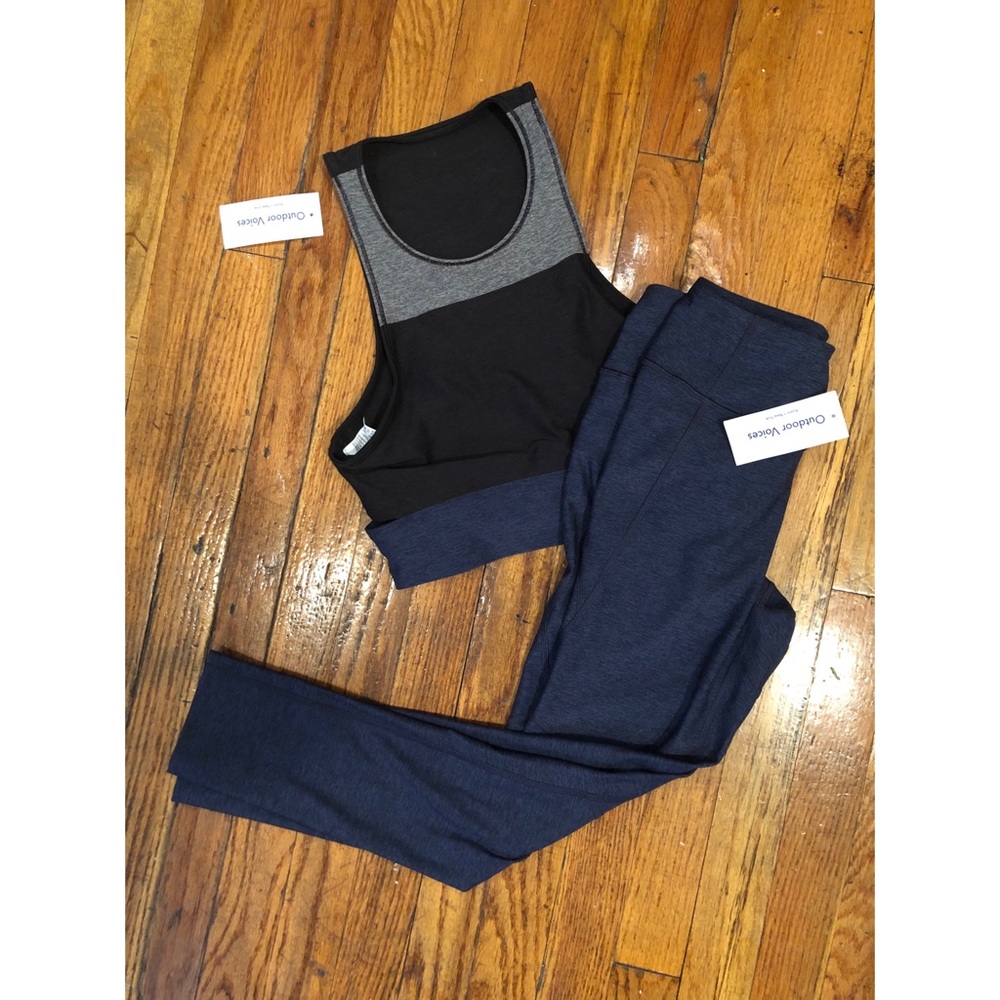 NWT Outdoor Voices Crop + 3/4 Leggings in Small